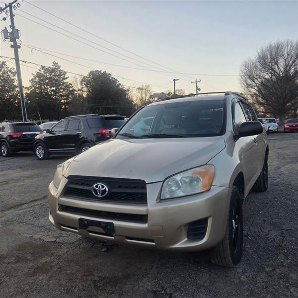 Toyota RAV4 Base I4 4WD 2011