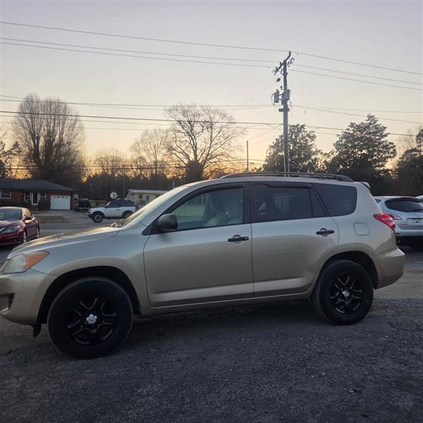 Toyota RAV4 Base I4 4WD 2011