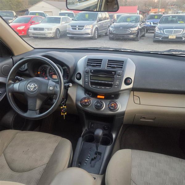 Toyota RAV4 Base I4 4WD 2011
