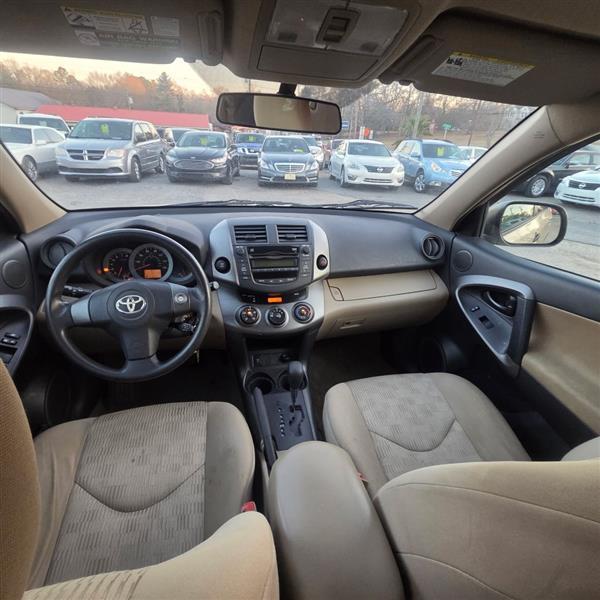 Toyota RAV4 Base I4 4WD 2011