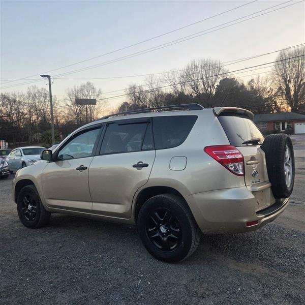 Toyota RAV4 Base I4 4WD 2011