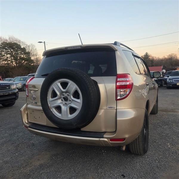 Toyota RAV4 Base I4 4WD 2011
