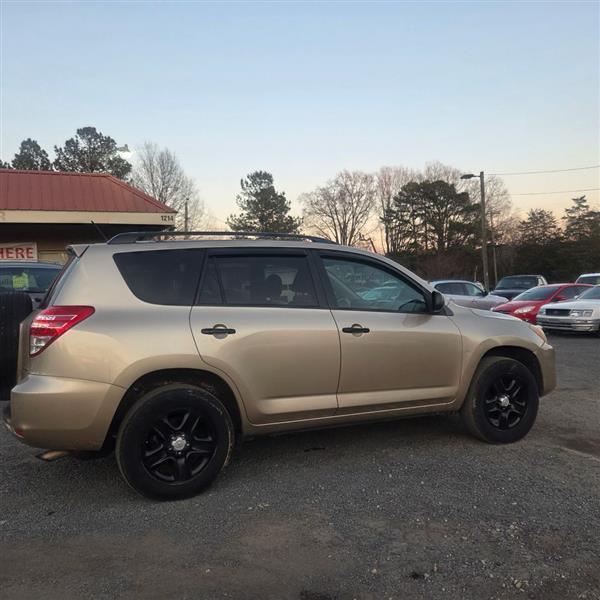 Toyota RAV4 Base I4 4WD 2011