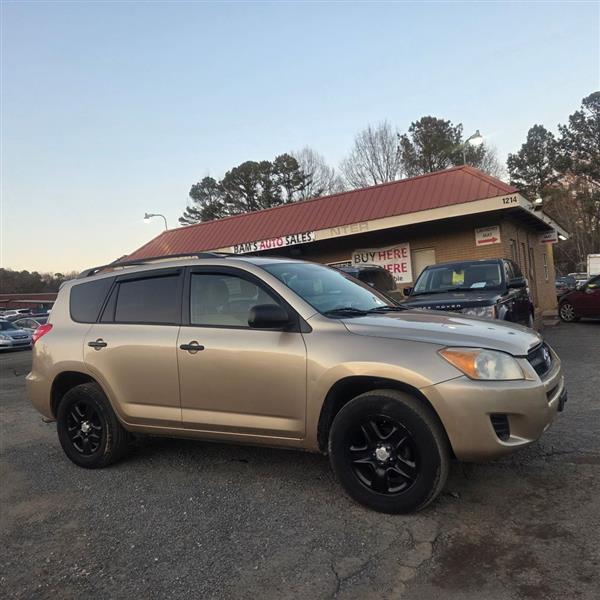 Toyota RAV4 Base I4 4WD 2011