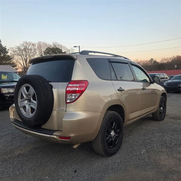 Toyota RAV4 Base I4 4WD 2011