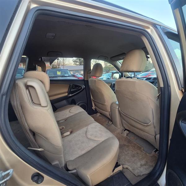 Toyota RAV4 Base I4 4WD 2011