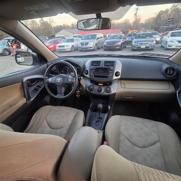 Toyota RAV4 Base I4 4WD 2011