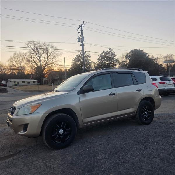 Toyota RAV4 Base I4 4WD 2011