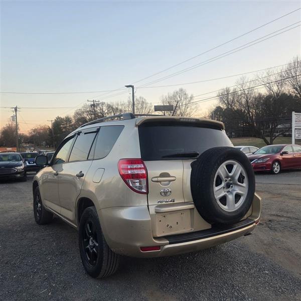 Toyota RAV4 Base I4 4WD 2011
