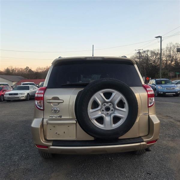 Toyota RAV4 Base I4 4WD 2011