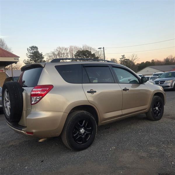 Toyota RAV4 Base I4 4WD 2011