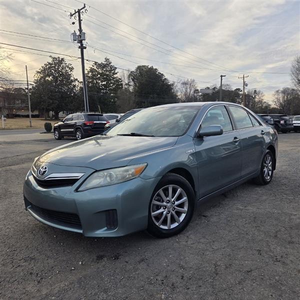 Toyota Camry Hybrid Sedan 2011