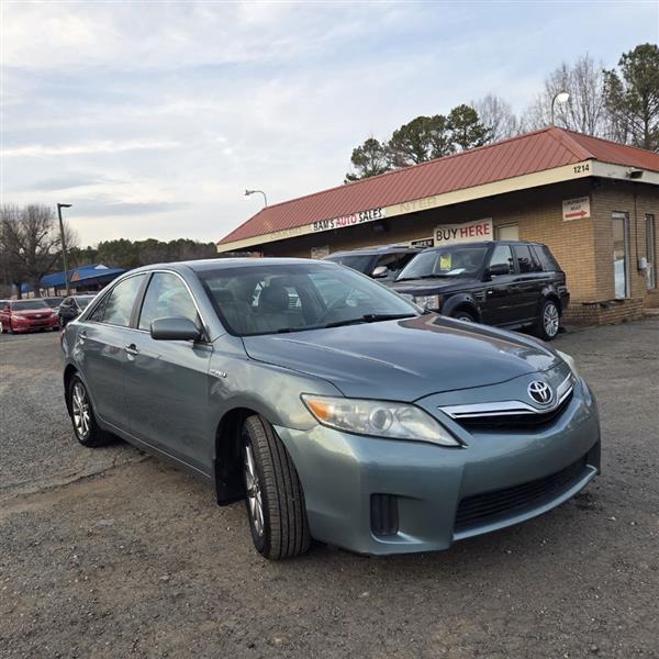 Toyota Camry Hybrid Sedan 2011