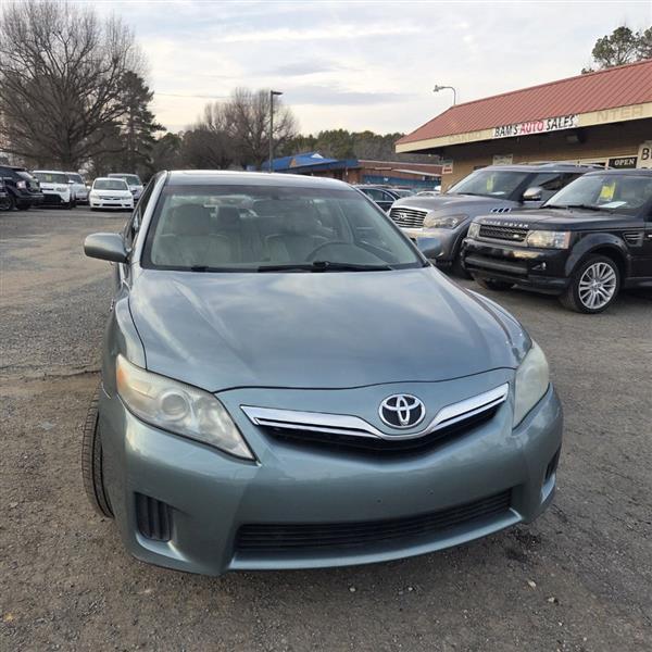 Toyota Camry Hybrid Sedan 2011