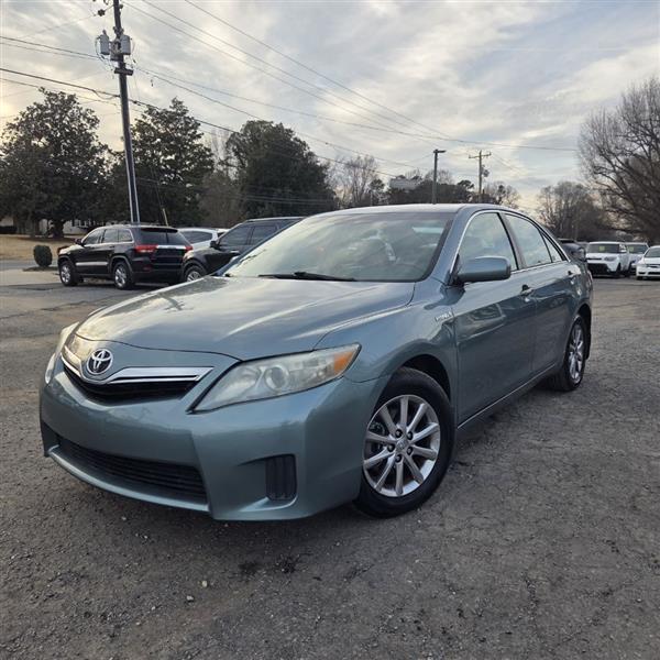 Toyota Camry Hybrid Sedan 2011