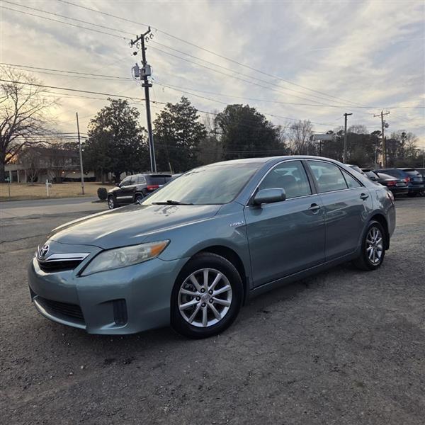Toyota Camry Hybrid Sedan 2011