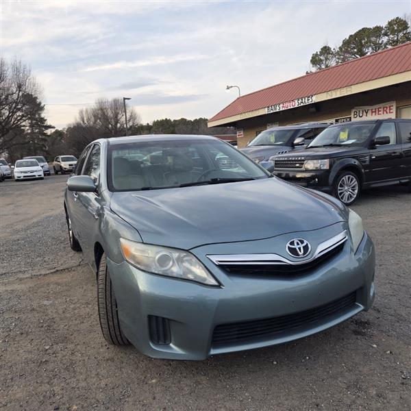Toyota Camry Hybrid Sedan 2011