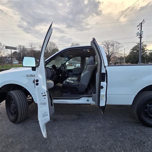 Ford F-150 XL 2WD 2006