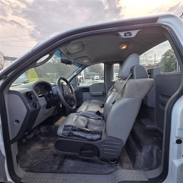 Ford F-150 XL 2WD 2006