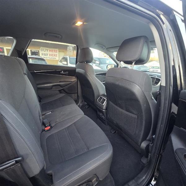 Kia Sorento LX V6 2WD 2017