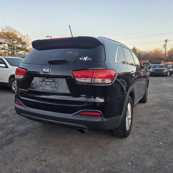 Kia Sorento LX V6 2WD 2017