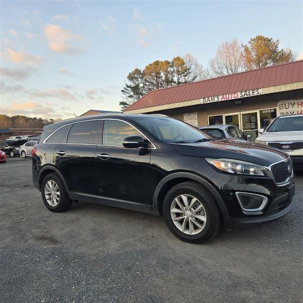 Kia Sorento LX V6 2WD 2017