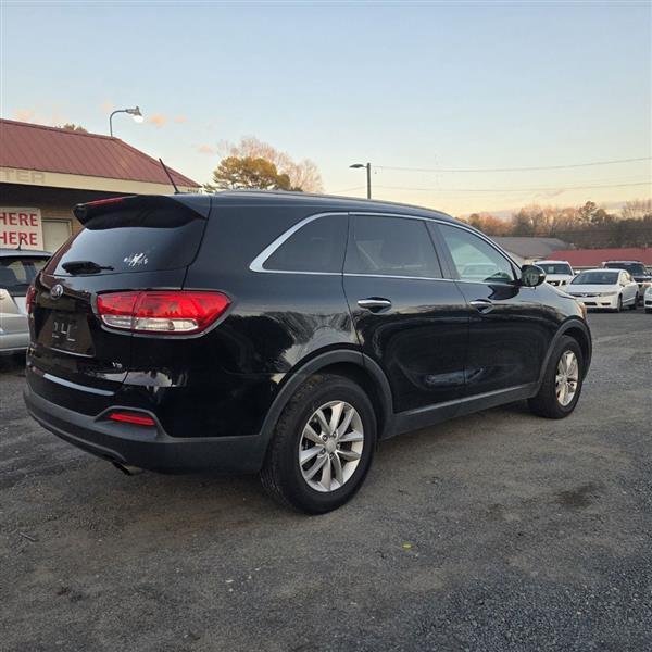 Kia Sorento LX V6 2WD 2017