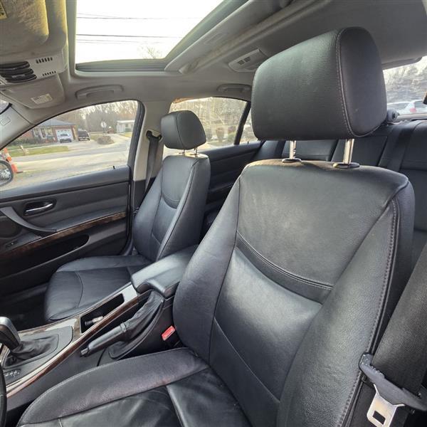 BMW 3-Series 328i 2009