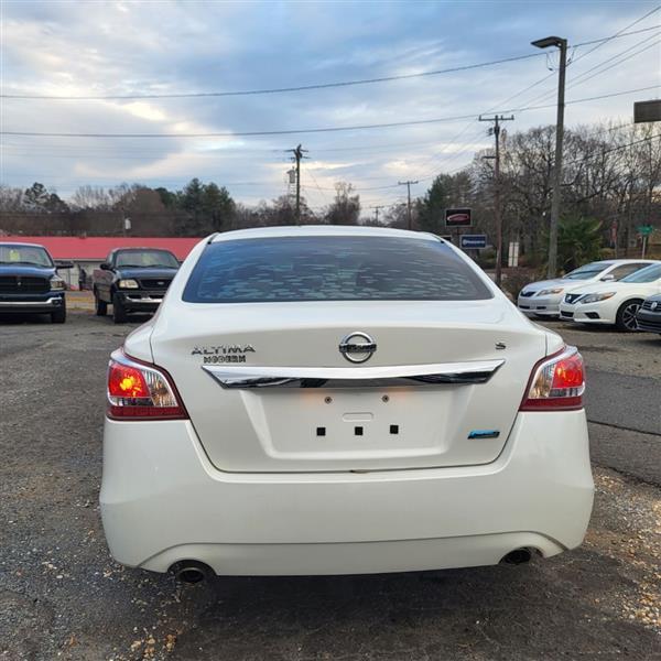 Nissan Altima 2.5 S 2013