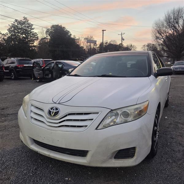 Toyota Camry LE 6-Spd AT 2010