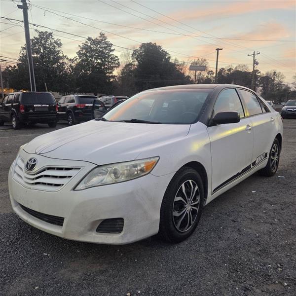 Toyota Camry LE 6-Spd AT 2010