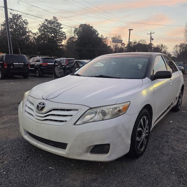 Toyota Camry LE 6-Spd AT 2010