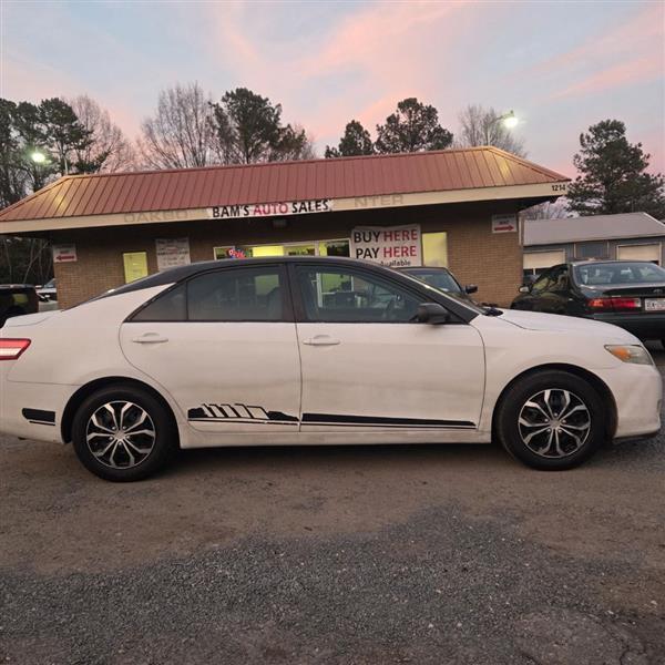 Toyota Camry LE 6-Spd AT 2010