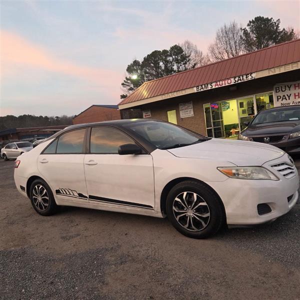 Toyota Camry LE 6-Spd AT 2010