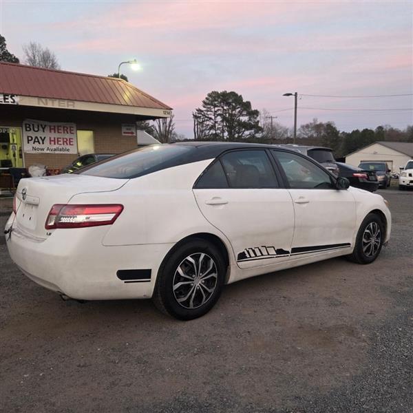 Toyota Camry LE 6-Spd AT 2010
