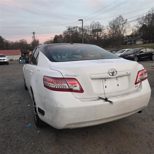 Toyota Camry LE 6-Spd AT 2010
