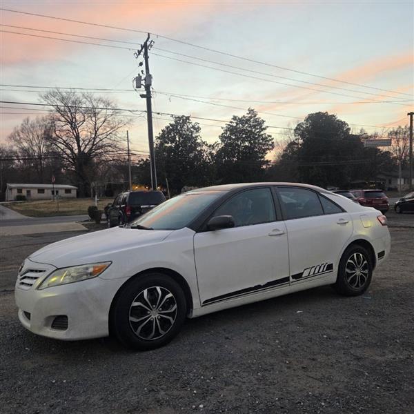 Toyota Camry LE 6-Spd AT 2010