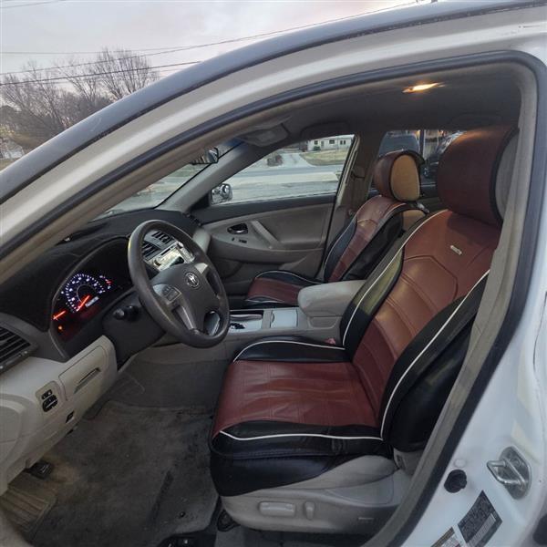 Toyota Camry LE 6-Spd AT 2010