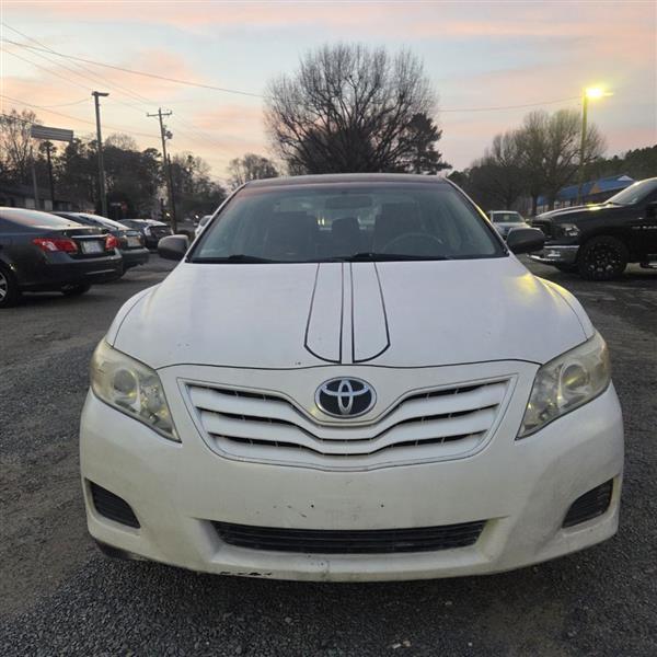 Toyota Camry LE 6-Spd AT 2010