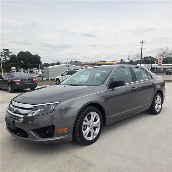 Ford Fusion SE 2012