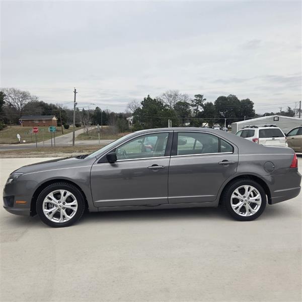 Ford Fusion SE 2012