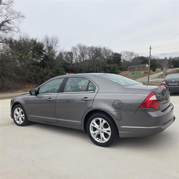 Ford Fusion SE 2012