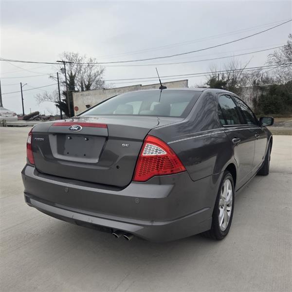 Ford Fusion SE 2012