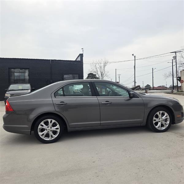 Ford Fusion SE 2012