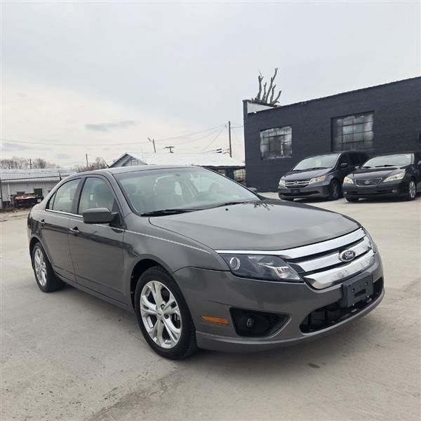 Ford Fusion SE 2012