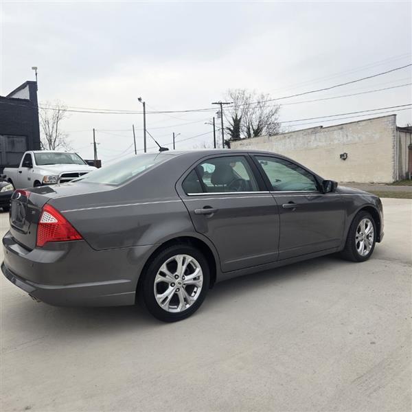 Ford Fusion SE 2012