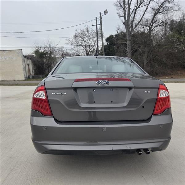 Ford Fusion SE 2012