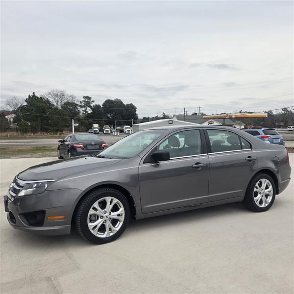 Ford Fusion SE 2012