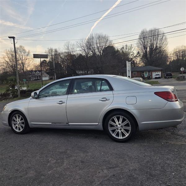 Toyota Avalon XL 2007