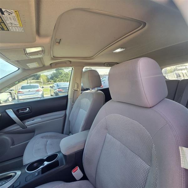 Nissan Rogue S AWD 2012